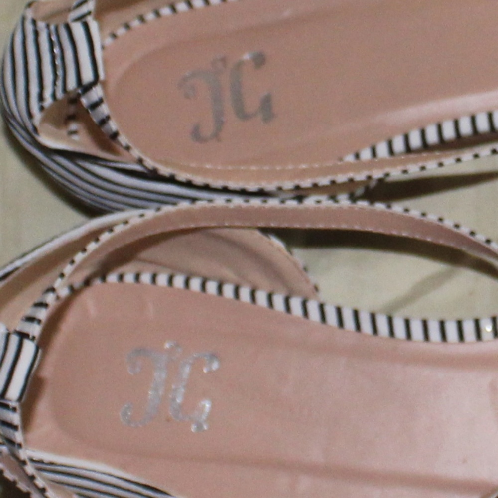 Woman's Flats Sz 7 1/2 Pointed toe, strapped, sandals - Picture 9 of 10